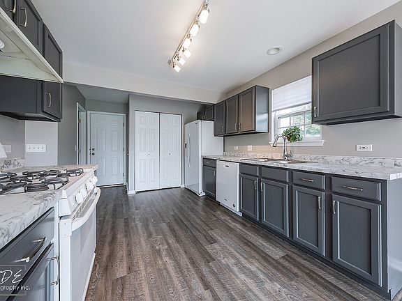 3rd image of 23815 Mistwood Dr