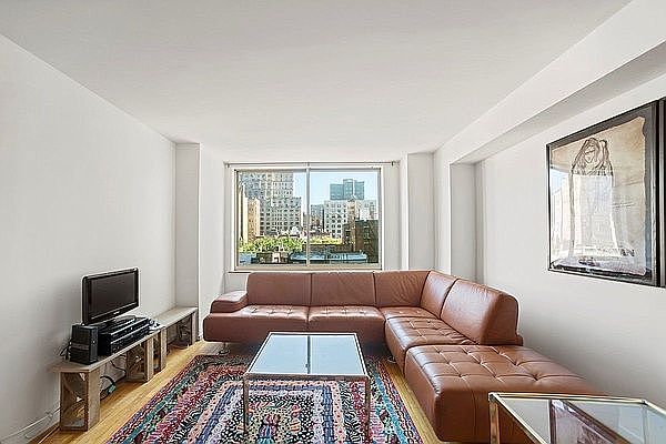1st image of 250 W 90th St APT 8B