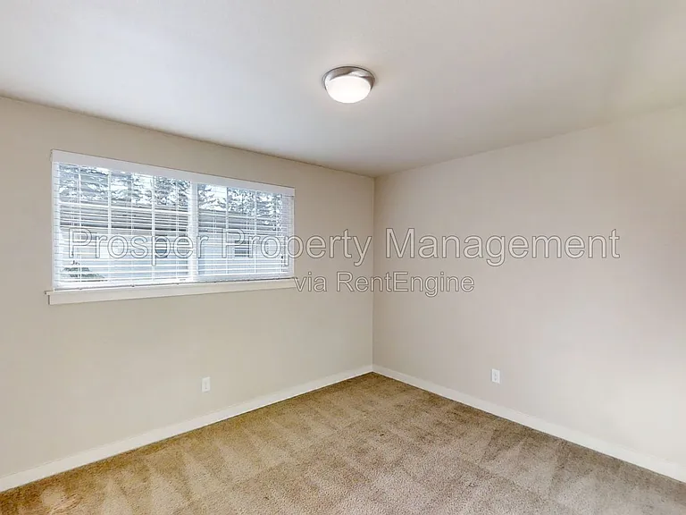 2301 S 74th St #14 — Photo 13