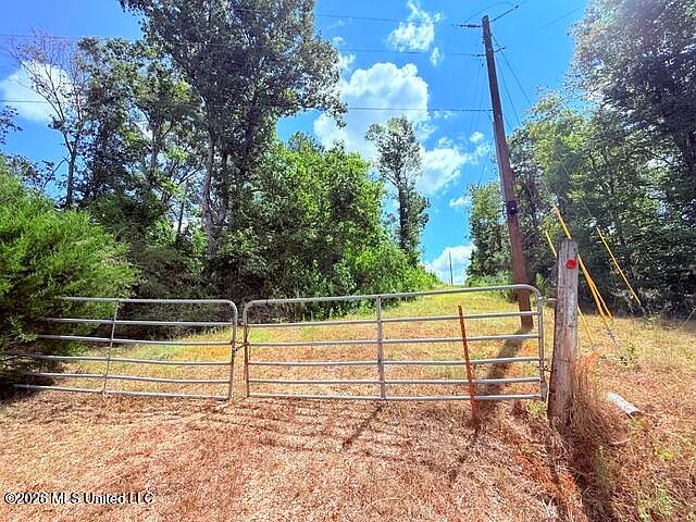 1st image of 261 E Salem Rd