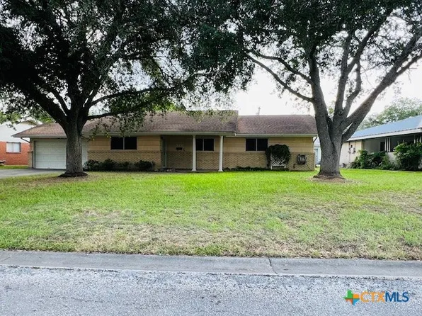 522 Travis St, Port Lavaca, TX 77979