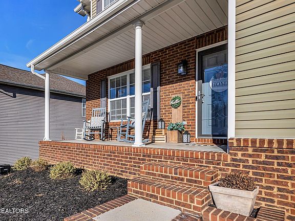 3rd image of 4929 Falling Star Ln