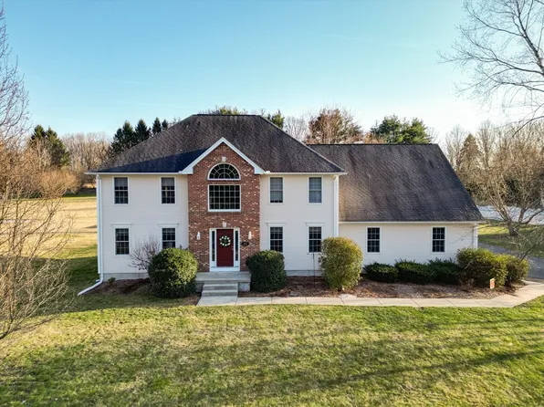 25 Mill Rd, East Longmeadow, MA 01028