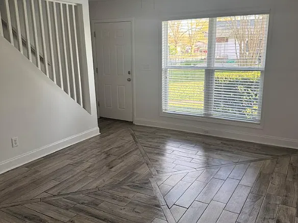 291 S Pond St — Photo 1