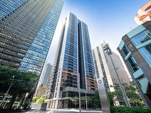 28 Ted Rogers Way #2402, Toronto, ON M4Y 2J4