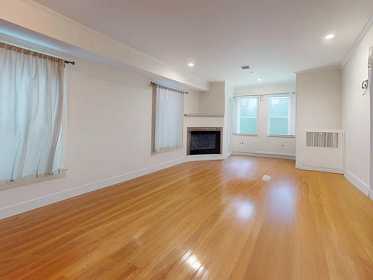 23 Lake St — Photo 3