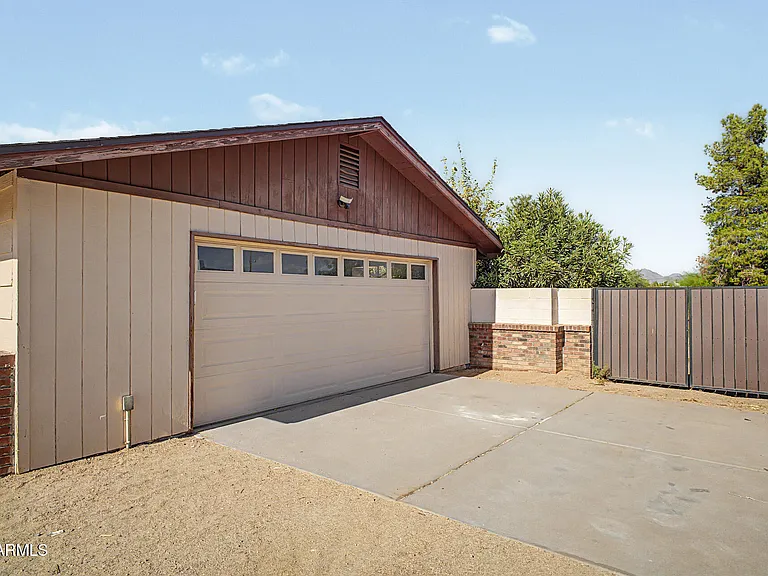 16223 N 40th Pl — Photo 14