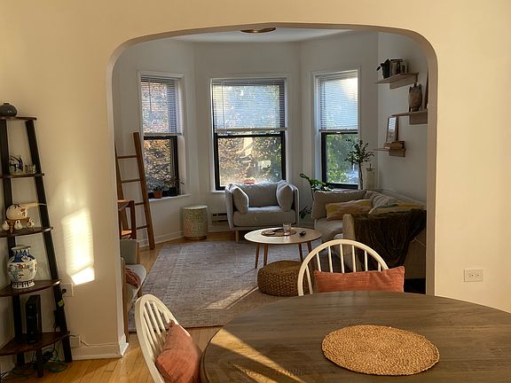 5th image of 3138 W Schubert Ave #2F