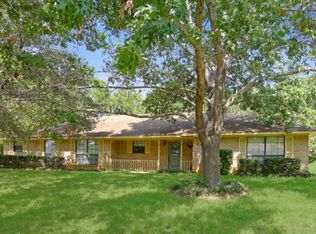 204 Trail Hollow Ln, Palestine, TX 75801