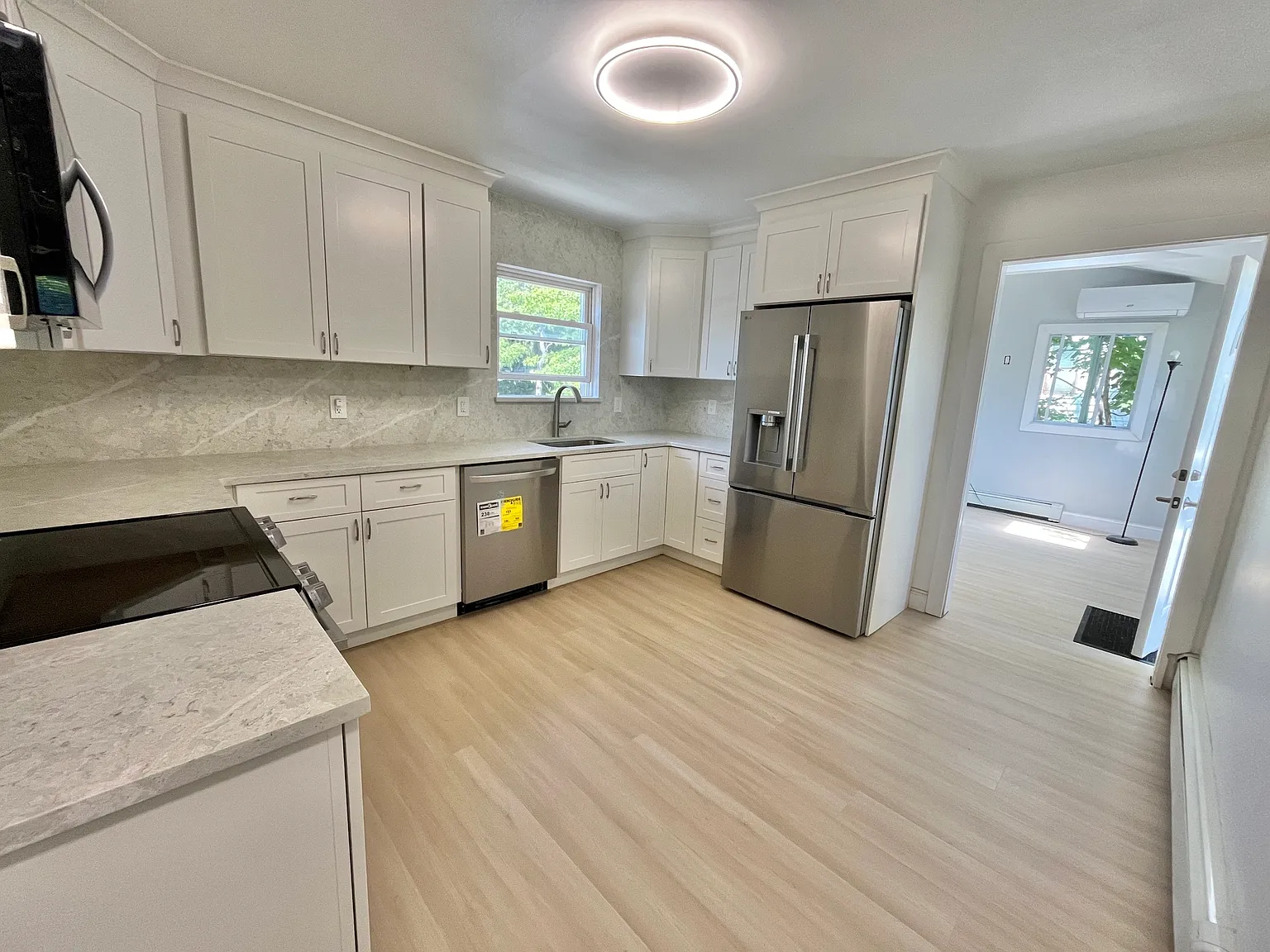 2 bed, 800 sqft, $3,600 — Photo 3