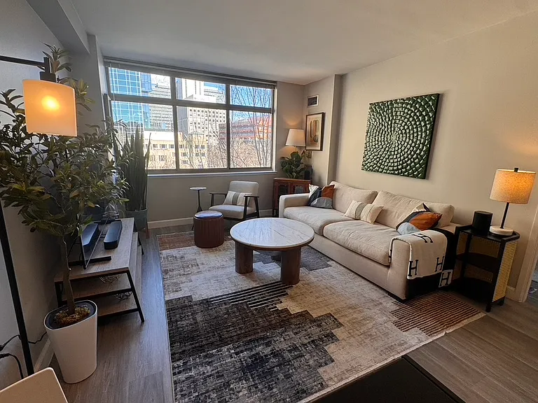 7111 Woodmont Ave #712 — Photo 5
