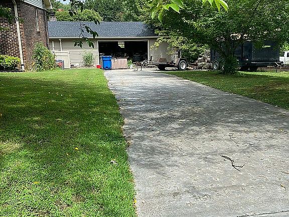 4th image of 99 Wildhaven Dr