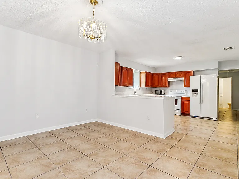 1563 Foy St — Photo 5