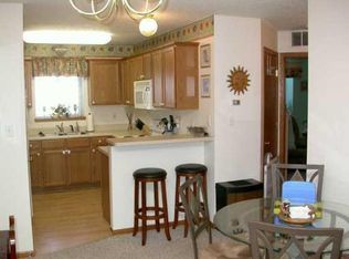 820 Magnolia Ln UNIT 4, Marion, IA 52302