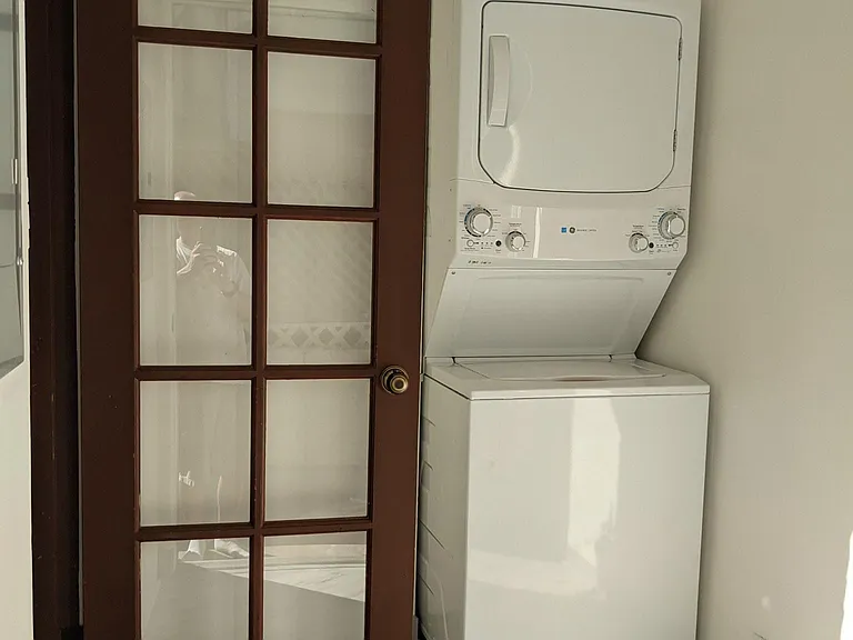 239 Orizaba Ave — Photo 10