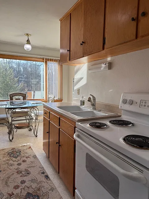 2 bed, 1100 sqft, $1,595 — Photo 3