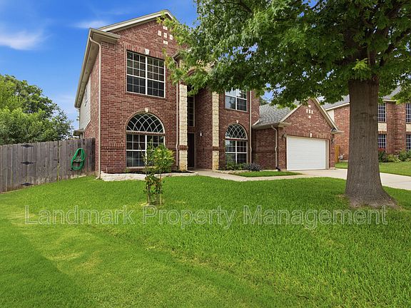 3rd image of 2115 Lexington Dr