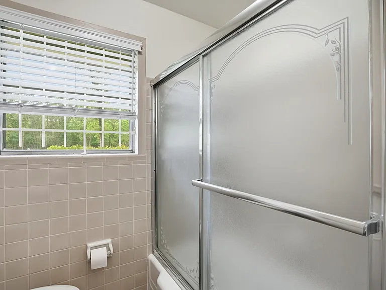 10240 Post Oak Dr — Photo 32
