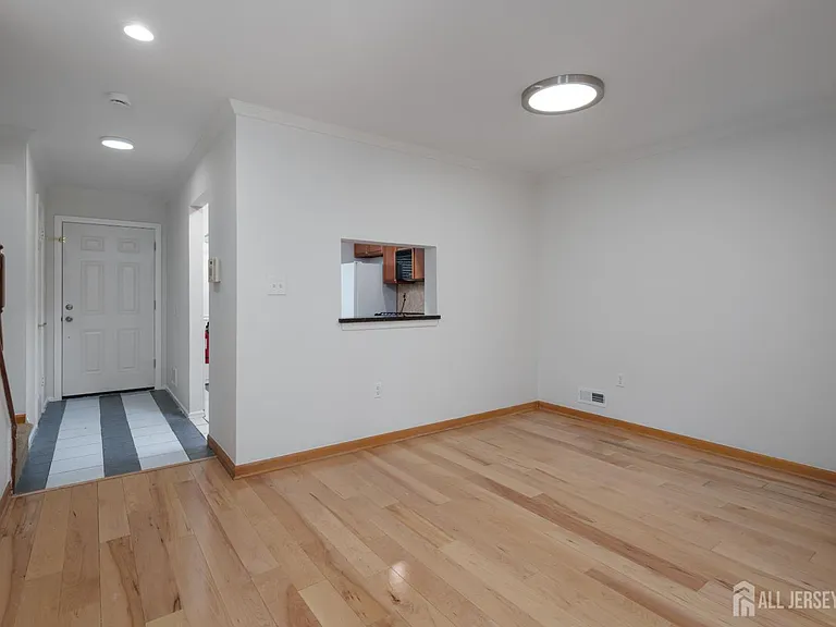 357 Hadleigh Ln — Photo 10