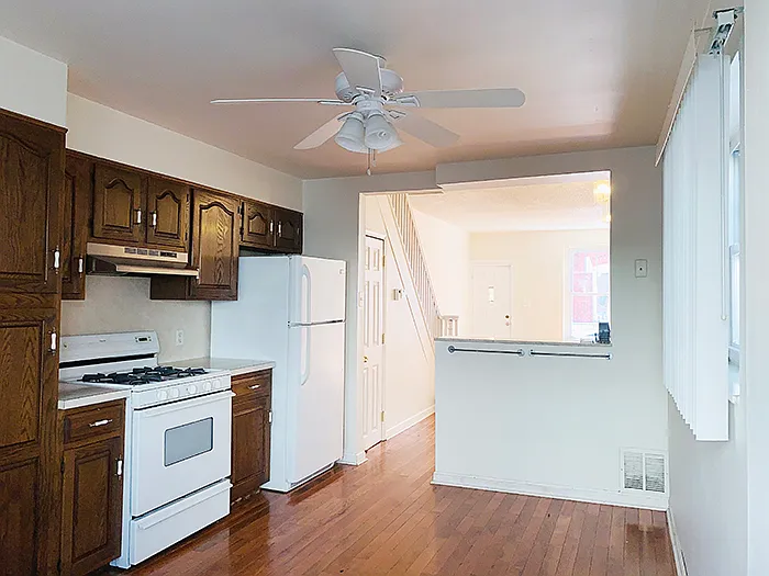 2529 S Mole St — Photo 5