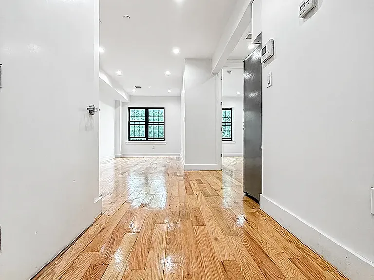 586 Bainbridge St #3D — Photo 5