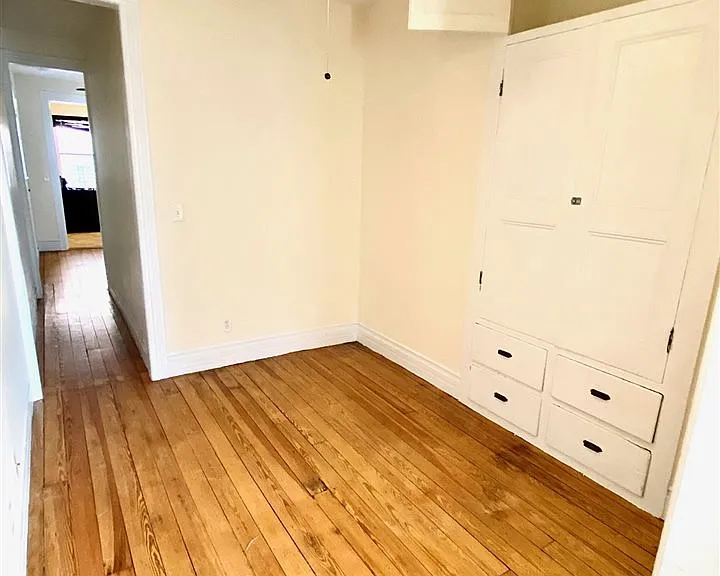 492 Monmouth St #2L — Photo 4