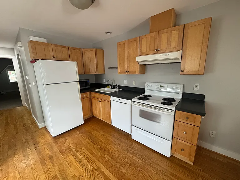 931A NE Cesar E Chavez Blvd #A — Photo 8