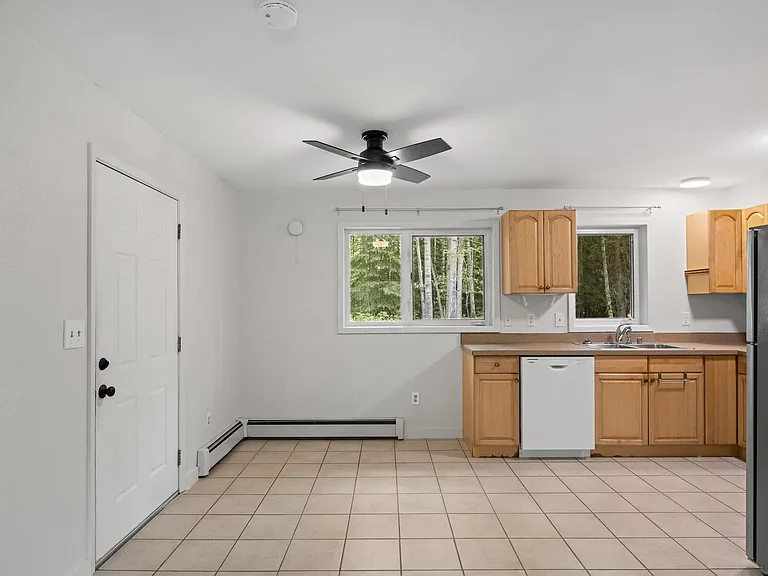 2228 Independence Cir E — Photo 5