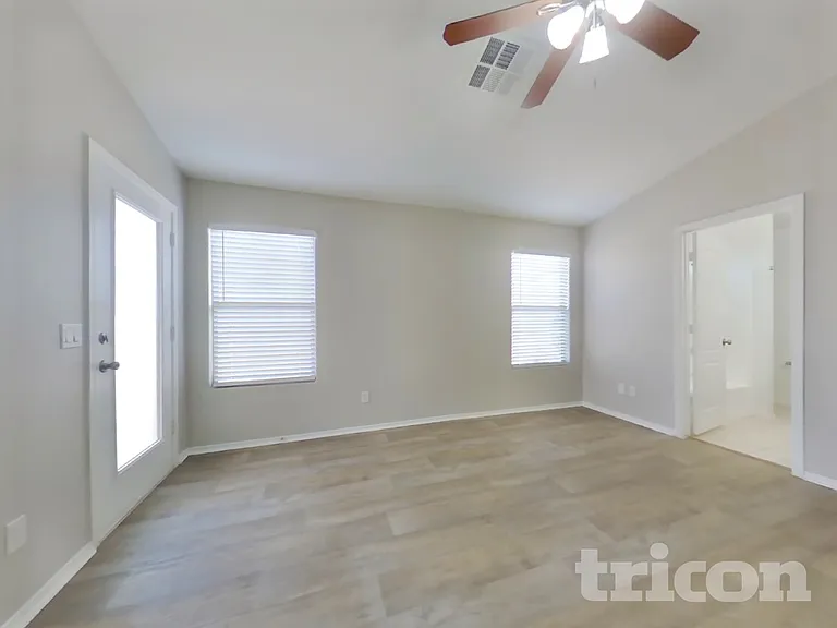 11446 W Roanoke Dr — Photo 6