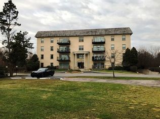 9601 Golf Rd APT 203, Des Plaines, IL 60016