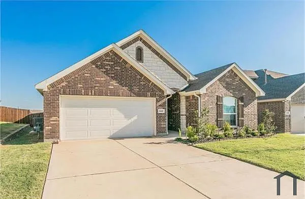 5 bed, 2400 sqft, $3,750 — Photo 3