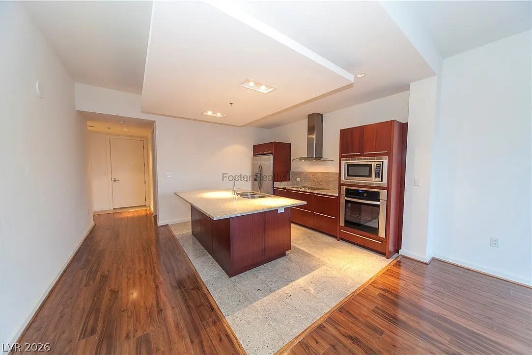 2 bed, 2.0 bath, 1111 sqft, $2,600 — Photo 4