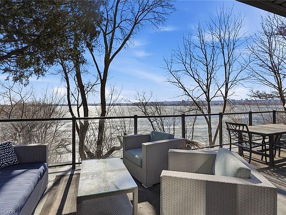 4th image of 868 Danforth Pl