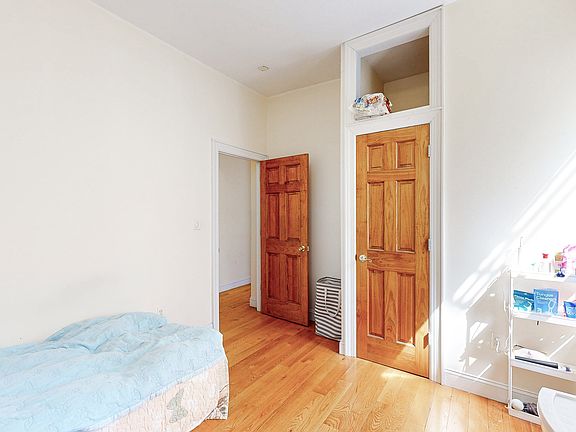 3rd image of 190 Claremont Ave APT 1C