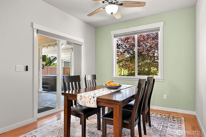5th image of 3835 Autumn Way