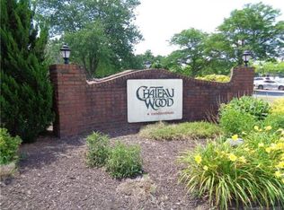 950 High Path Rd, Windsor, CT 06095