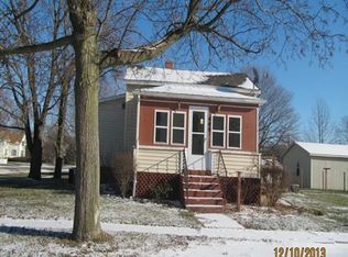 607 N 2nd St, Kentland, IN