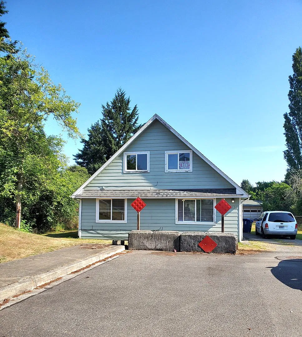 5 bdrm, 1.5 bath House $2695 rent: The Good, the Bad & the Ugly! — Photo 1