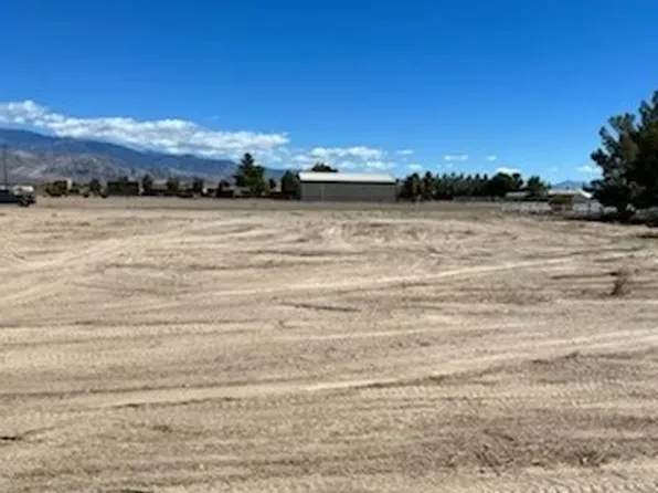 3240 S Prairie Ave, Pahrump, NV 89048