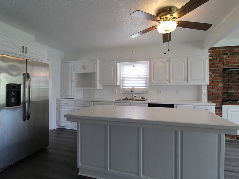 9913 Perry Dr — Photo 9