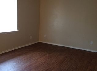 520 N Hampton Rd APT 202, Desoto, TX 75115