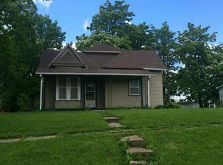 308 N Clay St, Gallatin, MO 64640