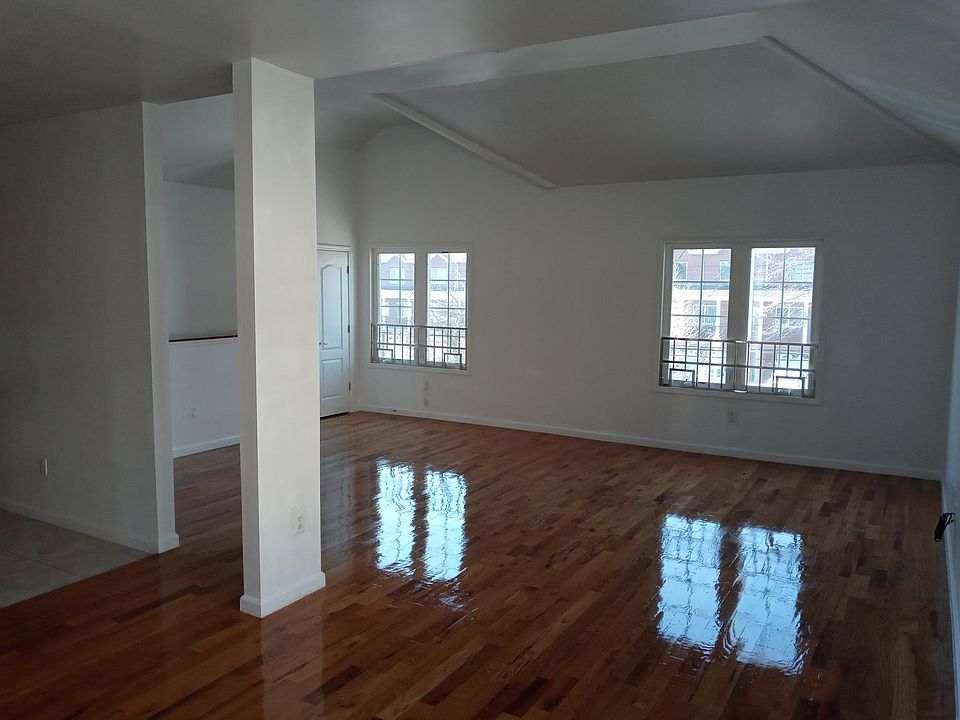 1st image of 19 Rockwell Ave