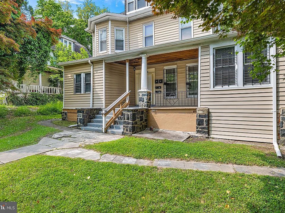 1st image of 2218 Roslyn Ave #2