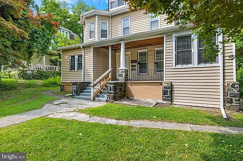 2218 Roslyn Ave #2 Photo 1