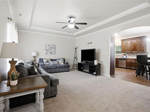 4th image of 1717 Maple Ave