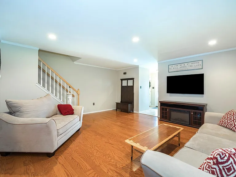 8165 Heritage Dr — Photo 6