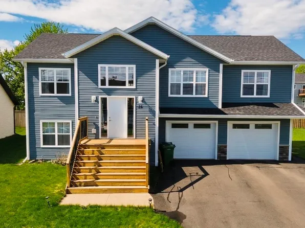 32 Meadow Ln W, Charlottetown, PE C1E 2H7