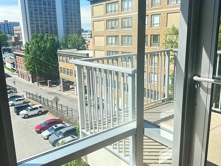440 Walnut St #402 — Photo 17