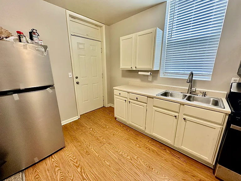5200 Hunter Ave #1 — Photo 3